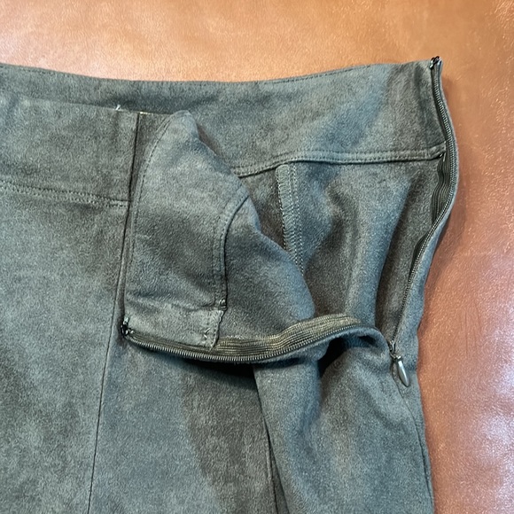 Gianni Bini Faux suede High-waisted flare pants size xs - Picture 3 of 9